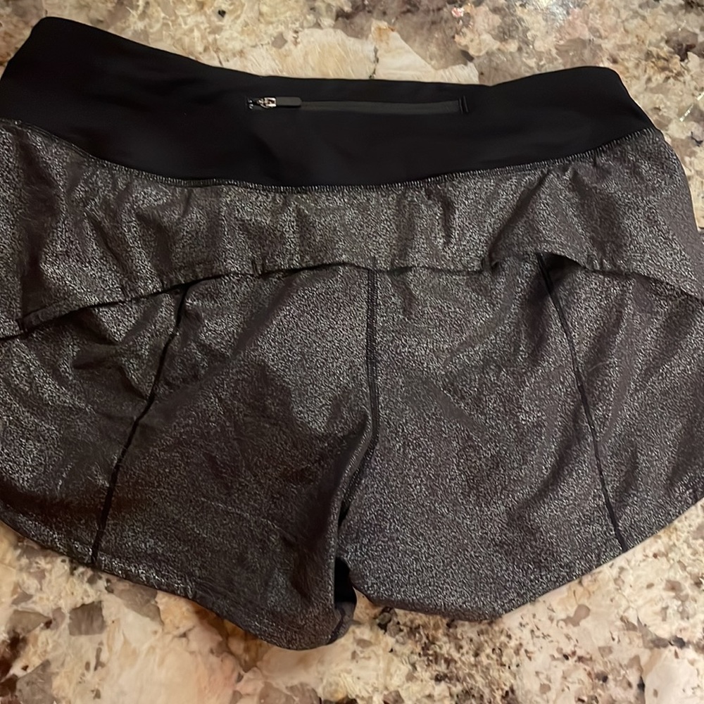 Lululemon Speed Up Mid Rise Short - Picture 2 of 3